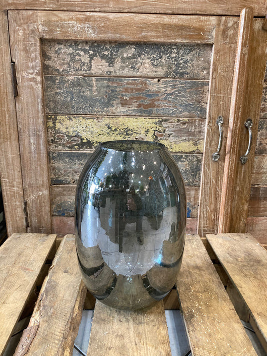 Vase en verre couleur chrome forme Obus 