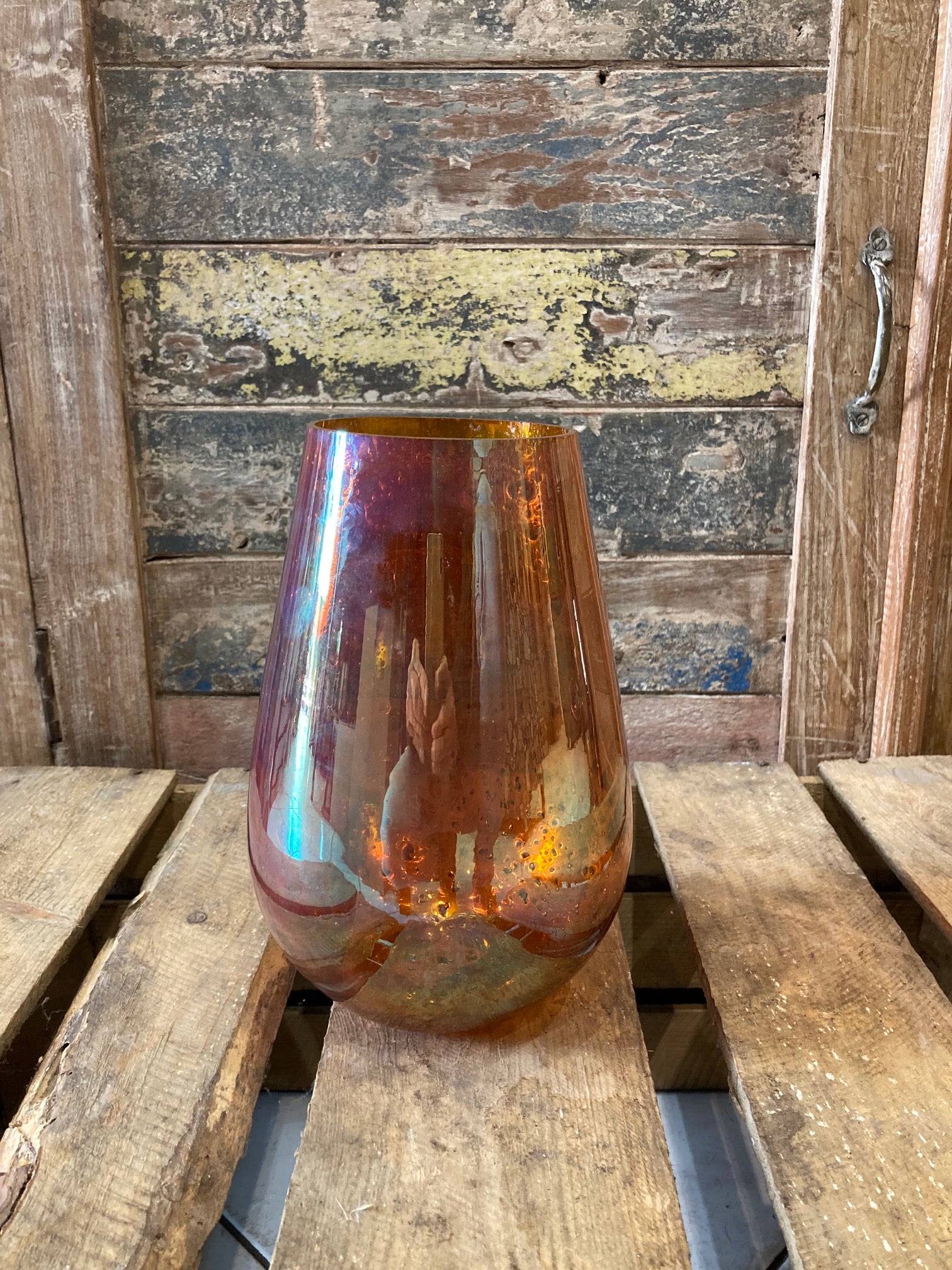 Vase en verre épais couleur orange forme Obus
